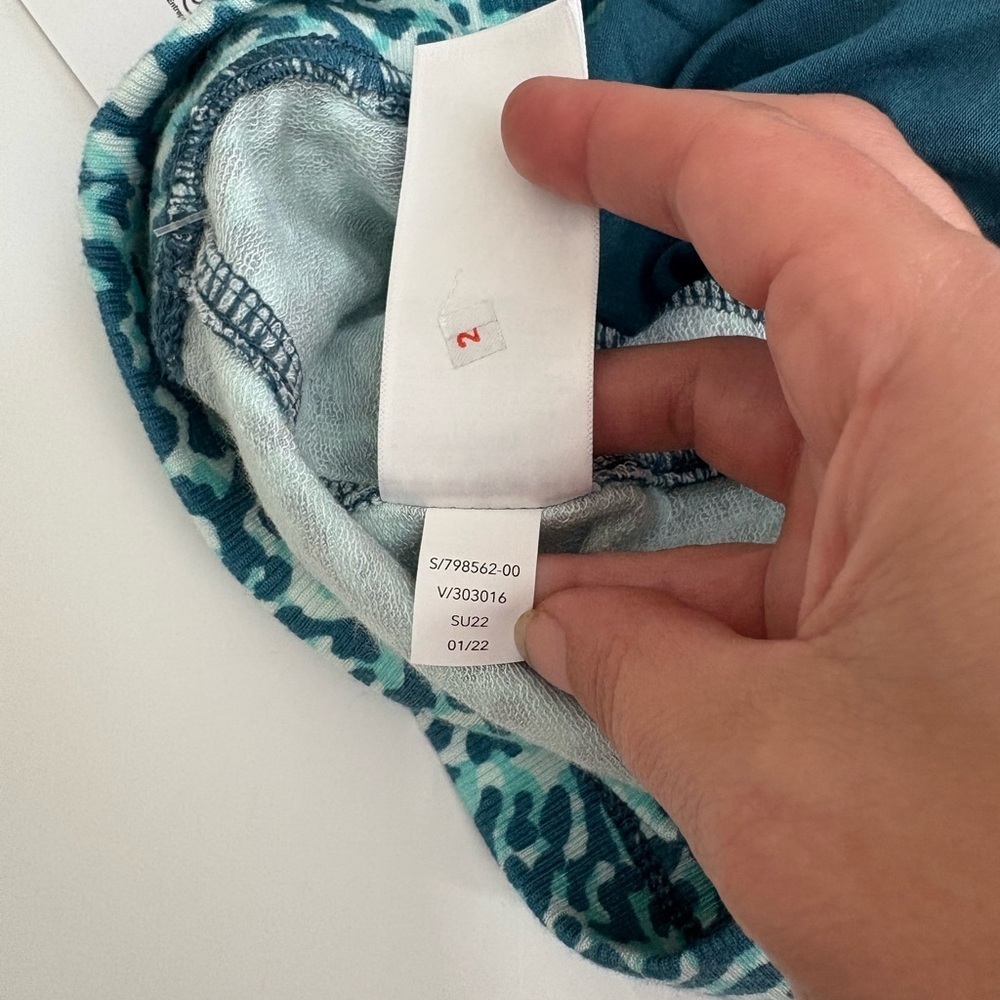 Athleta Balance 4” Shortie Shorts Size Large New with Tags Leopard Blue - Picture 11 of 11